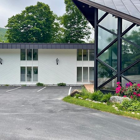 Toll Road Inn Manchester Exterior photo