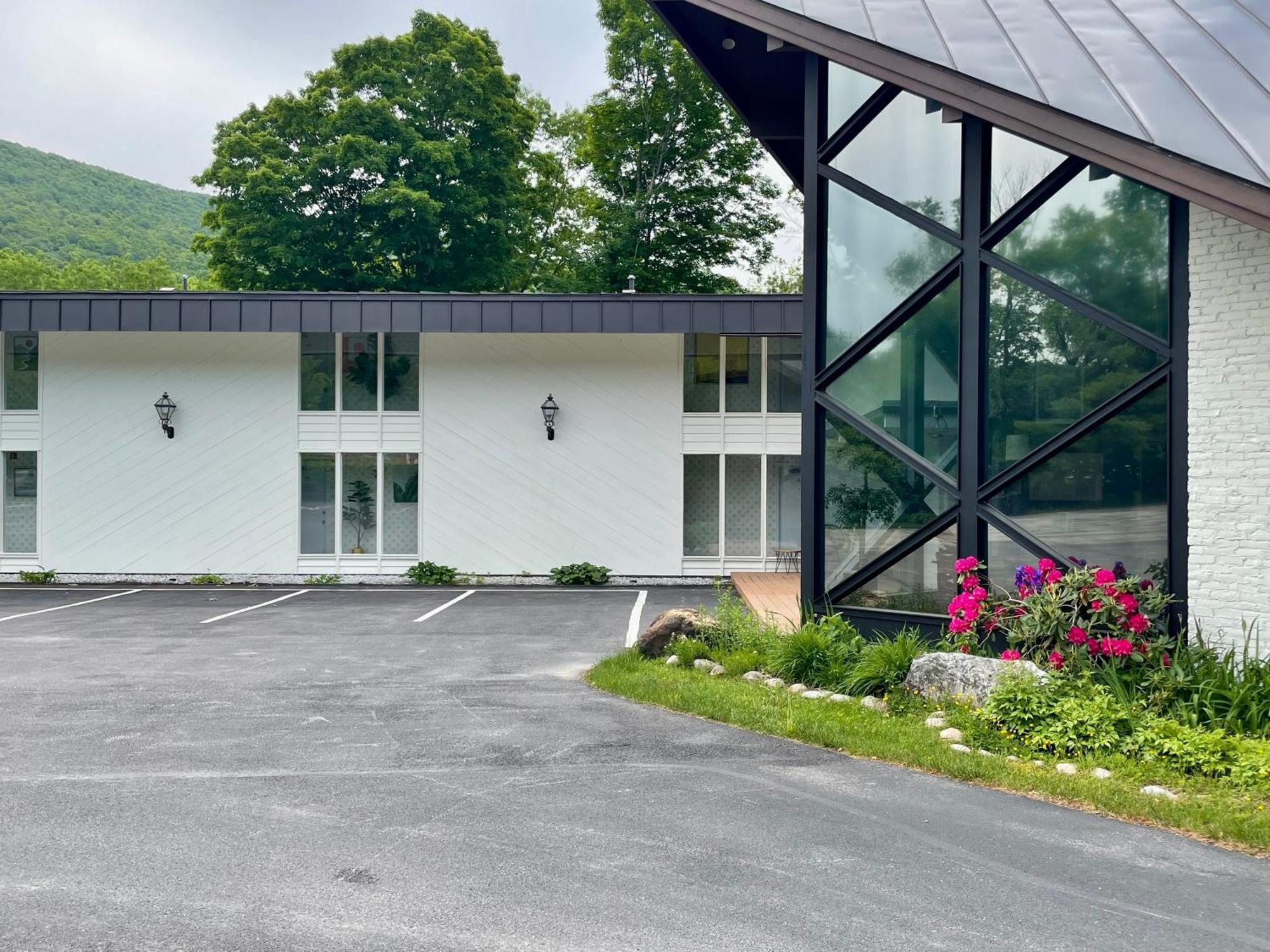 Toll Road Inn Manchester Exterior photo